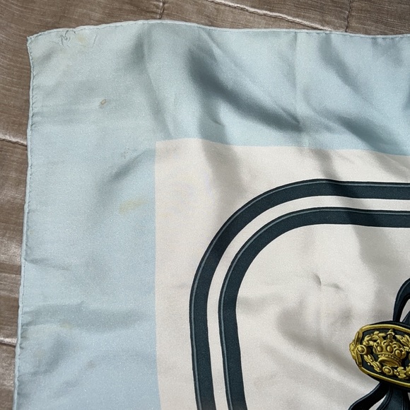 HERMÉS Scarf Beautiful Baby Blue! - Picture 6 of 9